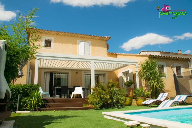 -25% de remise sur nos pergolas sur mesure pour 2025 à Arles