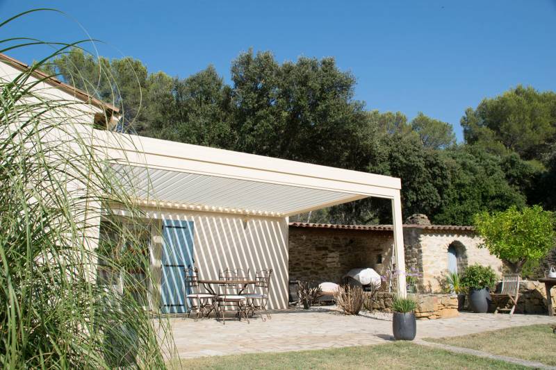 Votre pergola bioclimatique motorisée : pour plus de confort dans l'utilisation